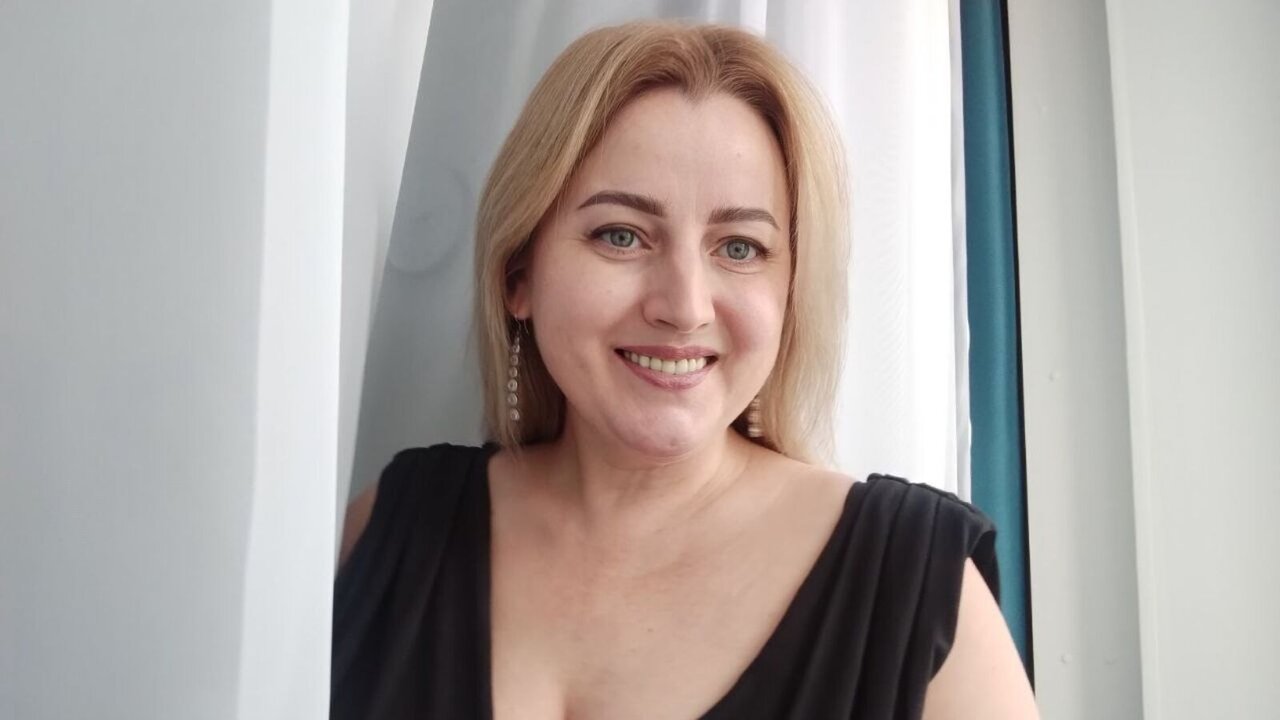 AlexaBardo's Sex ChatRoom