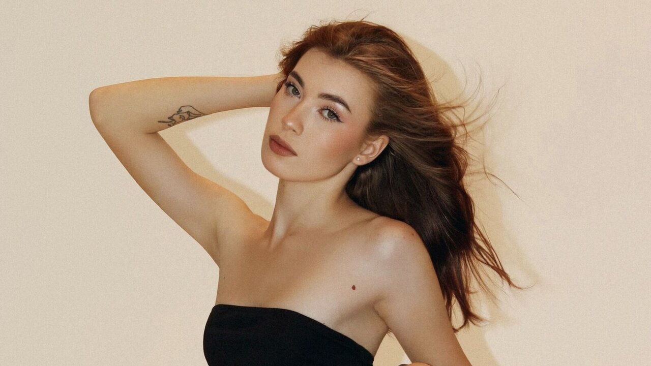 AlisaRussel's Sex ChatRoom