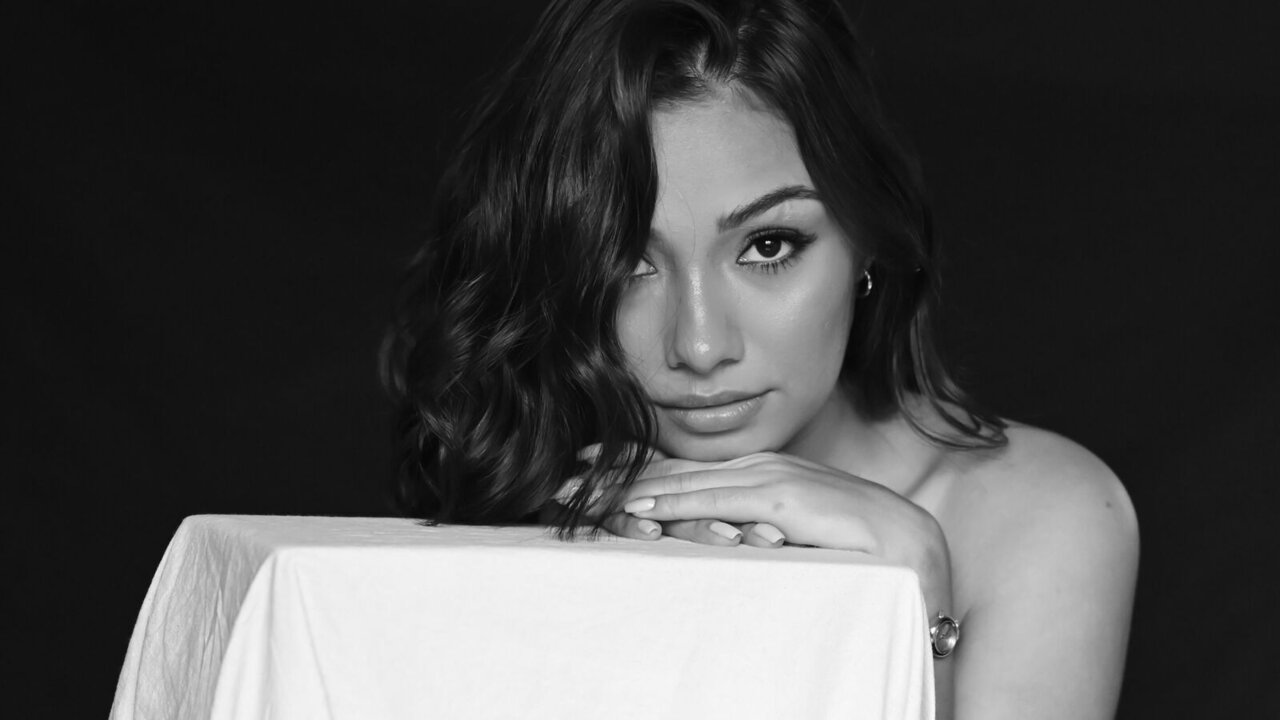 AmyZuri's Sex ChatRoom