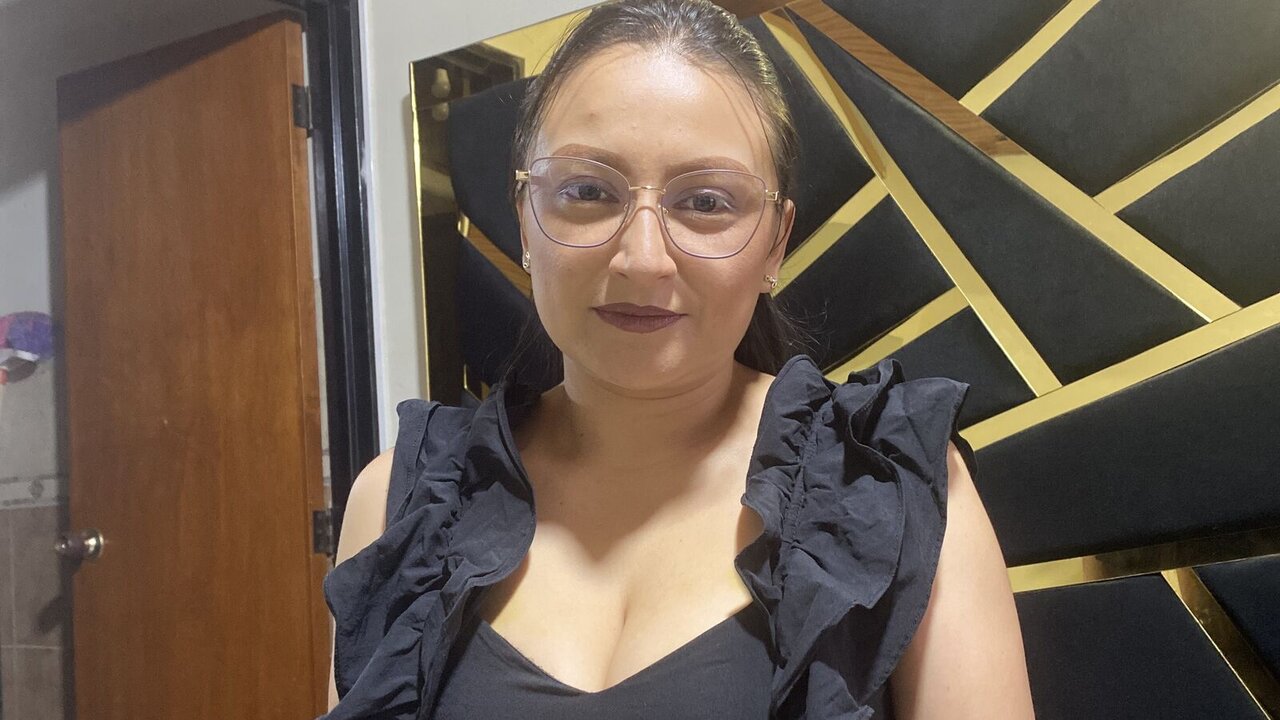 AngieLafourcade's Sex ChatRoom