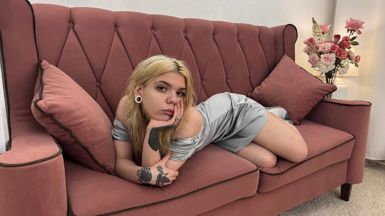 AnikaNoni's Sex ChatRoom