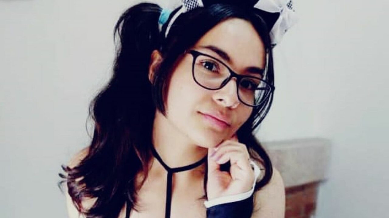AnnyTashy's Sex ChatRoom