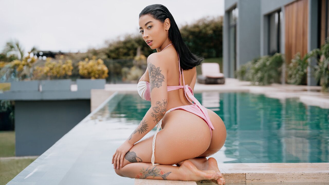 AntonellaBahamon's Sex ChatRoom