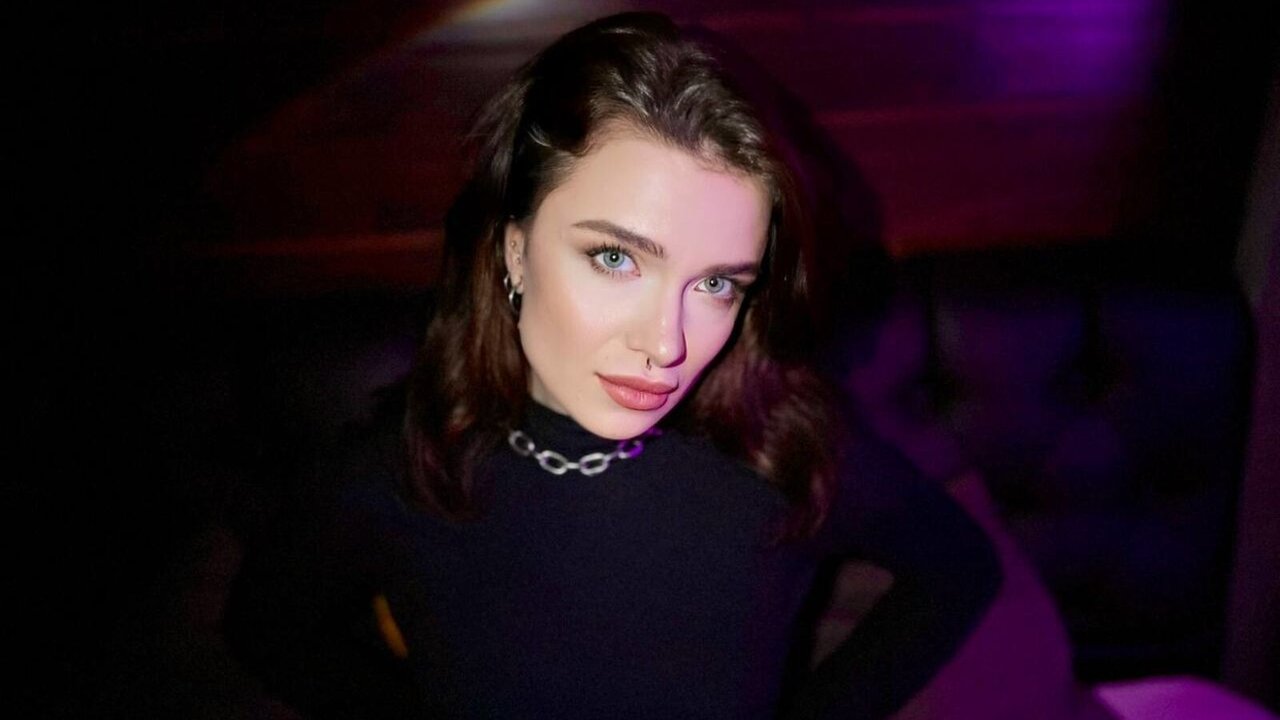 AprillCloud's Sex ChatRoom