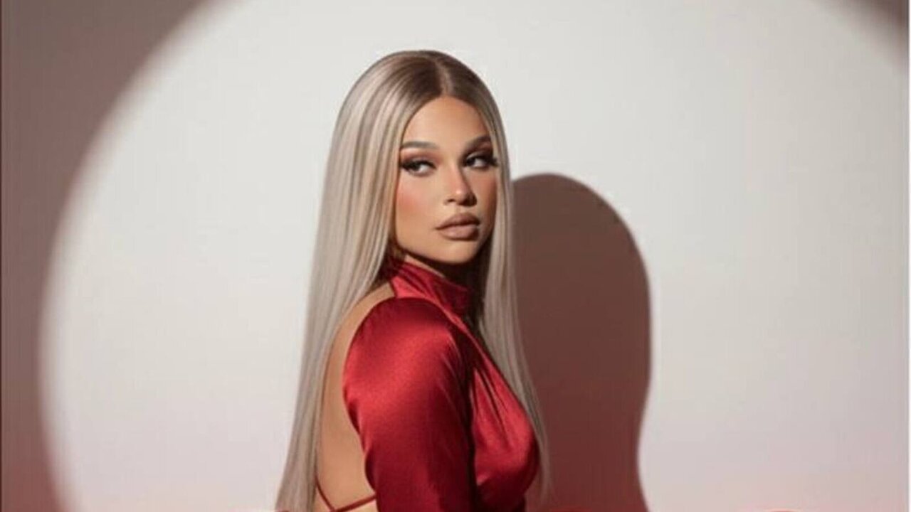 BellaLightwood's Sex ChatRoom