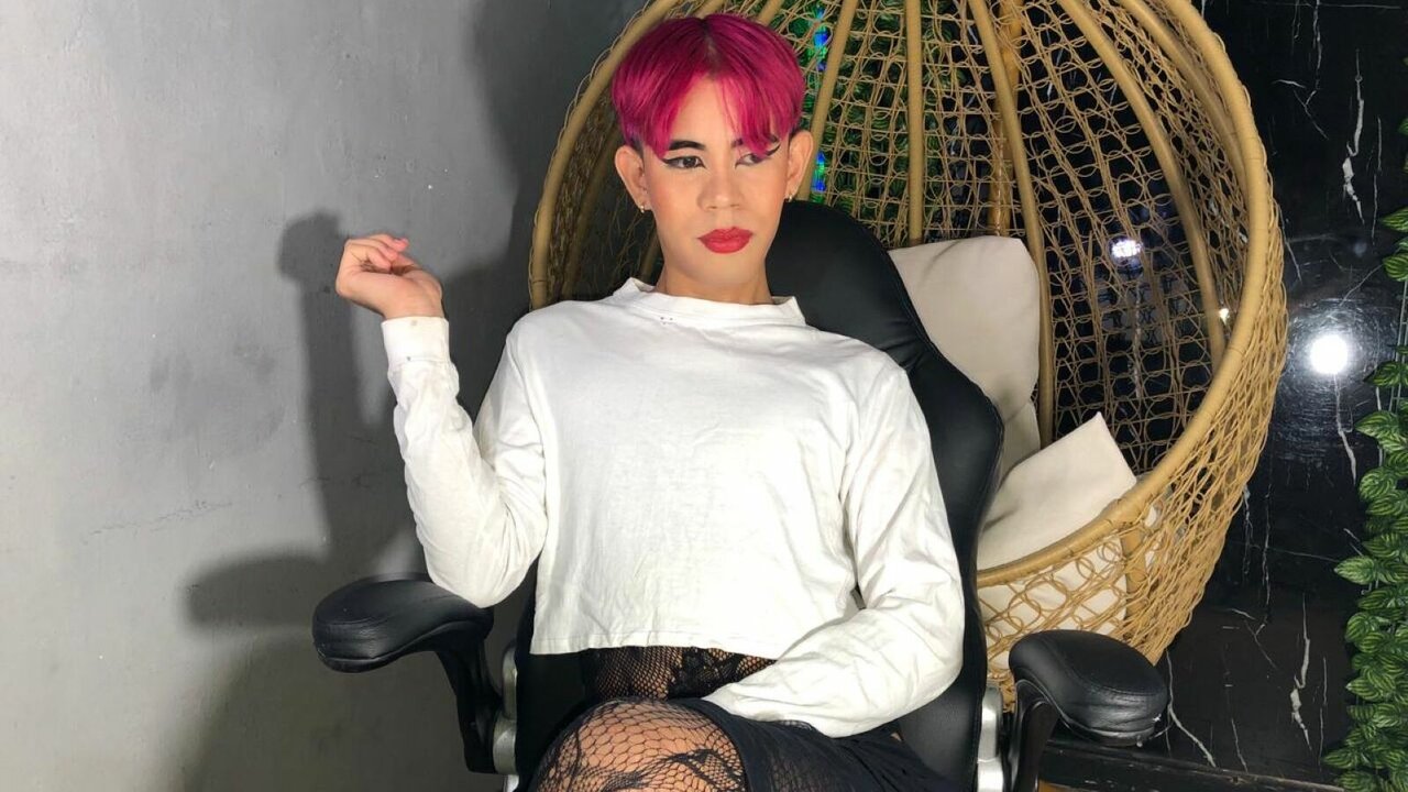 BellaLuzardo's Sex ChatRoom