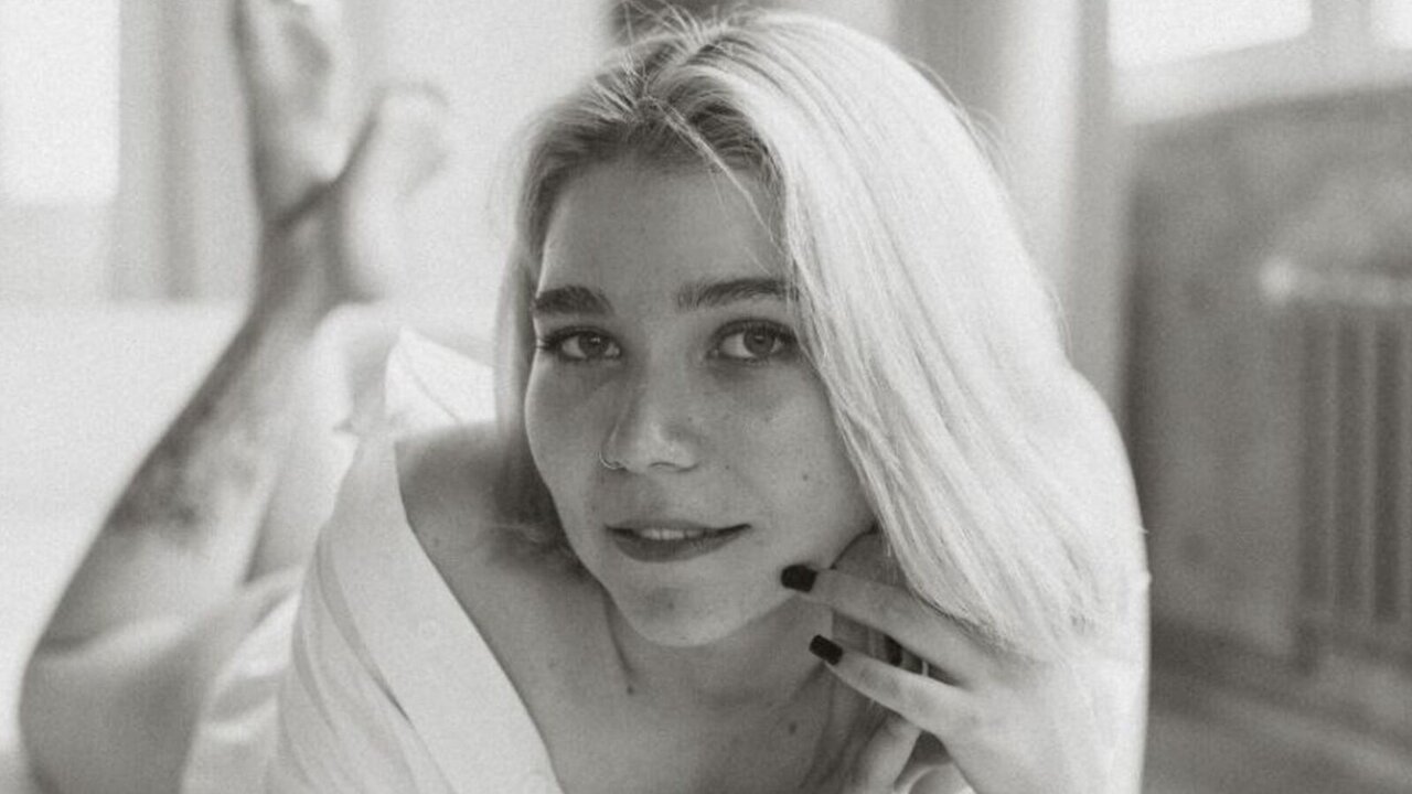 BreanaAlosta's Sex ChatRoom