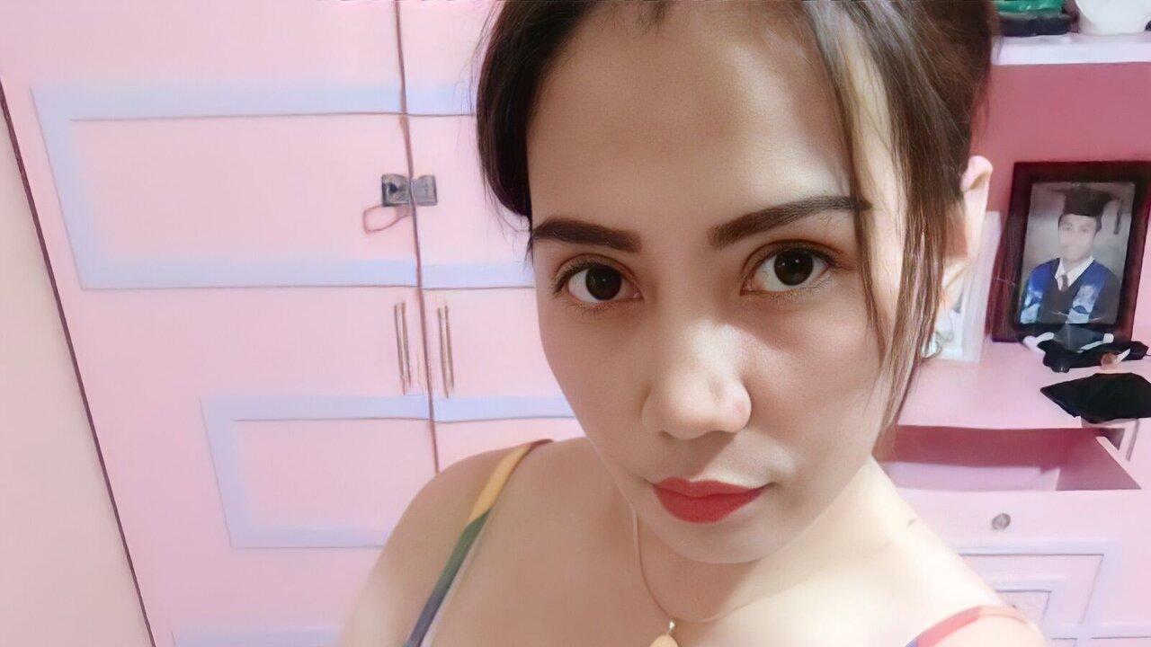 EllaineCruz's Sex ChatRoom