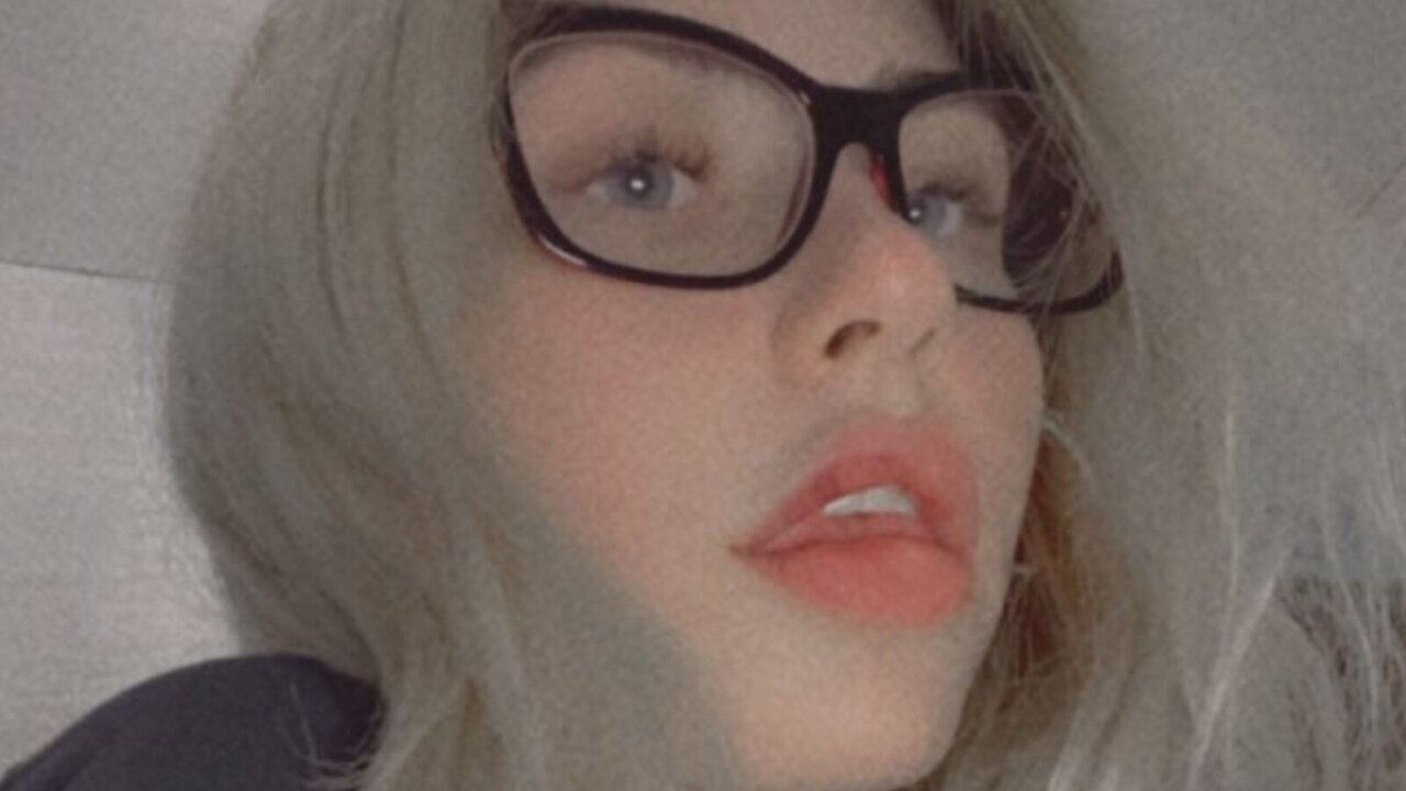 EstaDellos's Sex ChatRoom