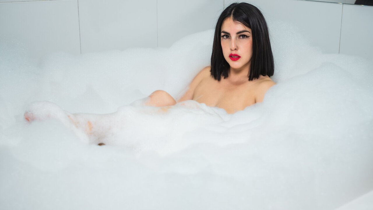 IsisPeiton's Sex ChatRoom