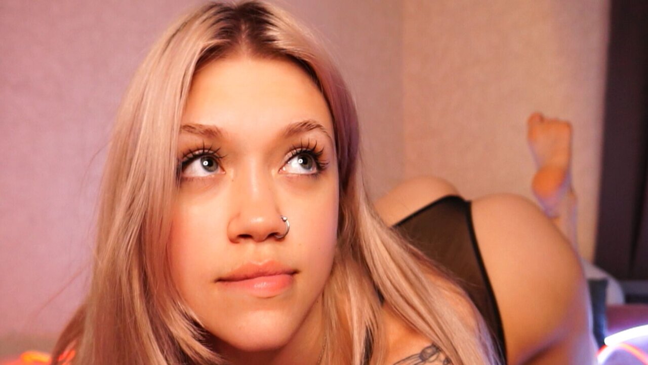 KiraSardewys's Sex ChatRoom