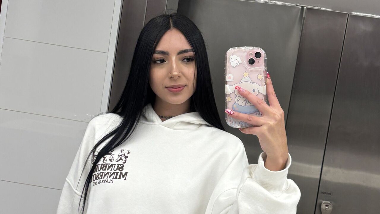 LiaSnown's Sex ChatRoom