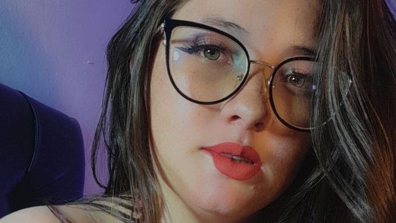 LyzAdams's Sex ChatRoom