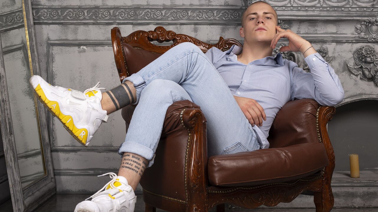 MartyStroxvell's Sex ChatRoom