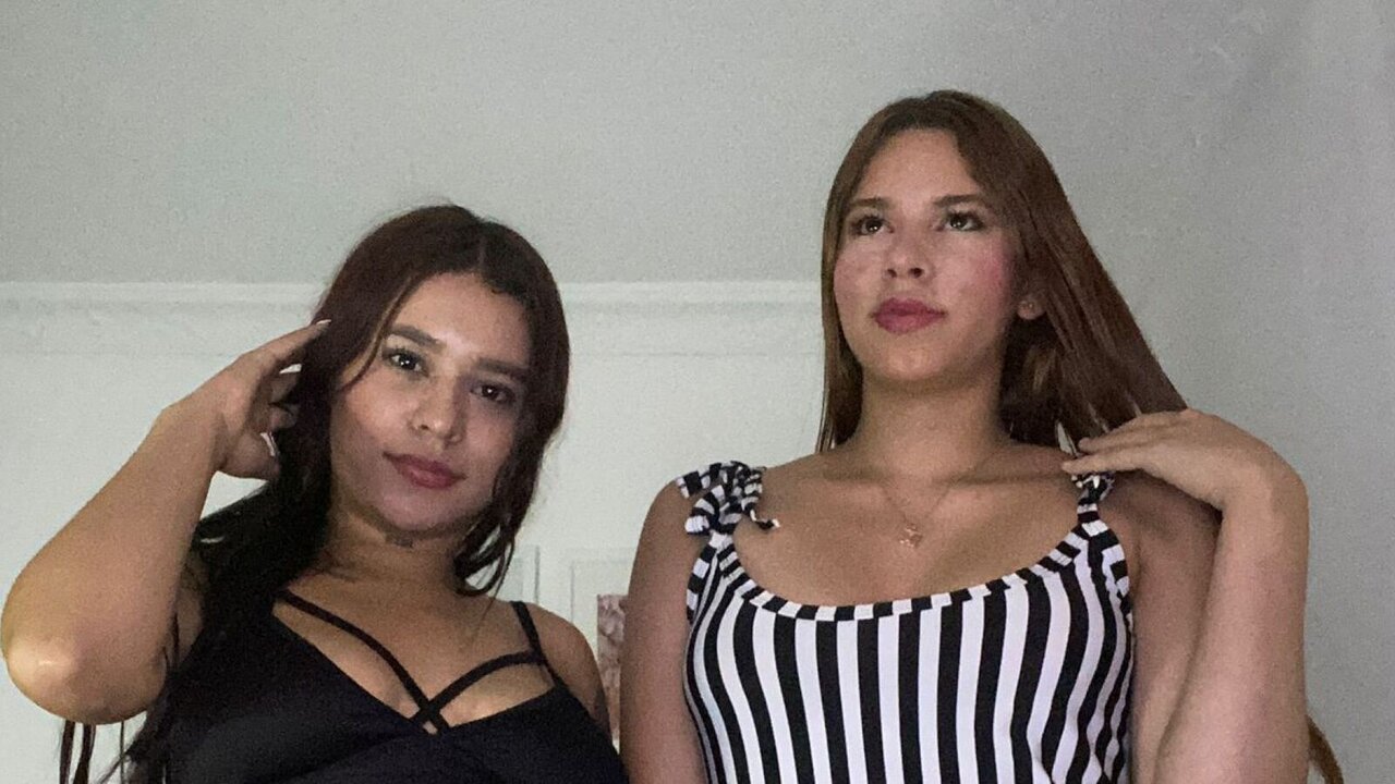 SaraandDaniela's Sex ChatRoom