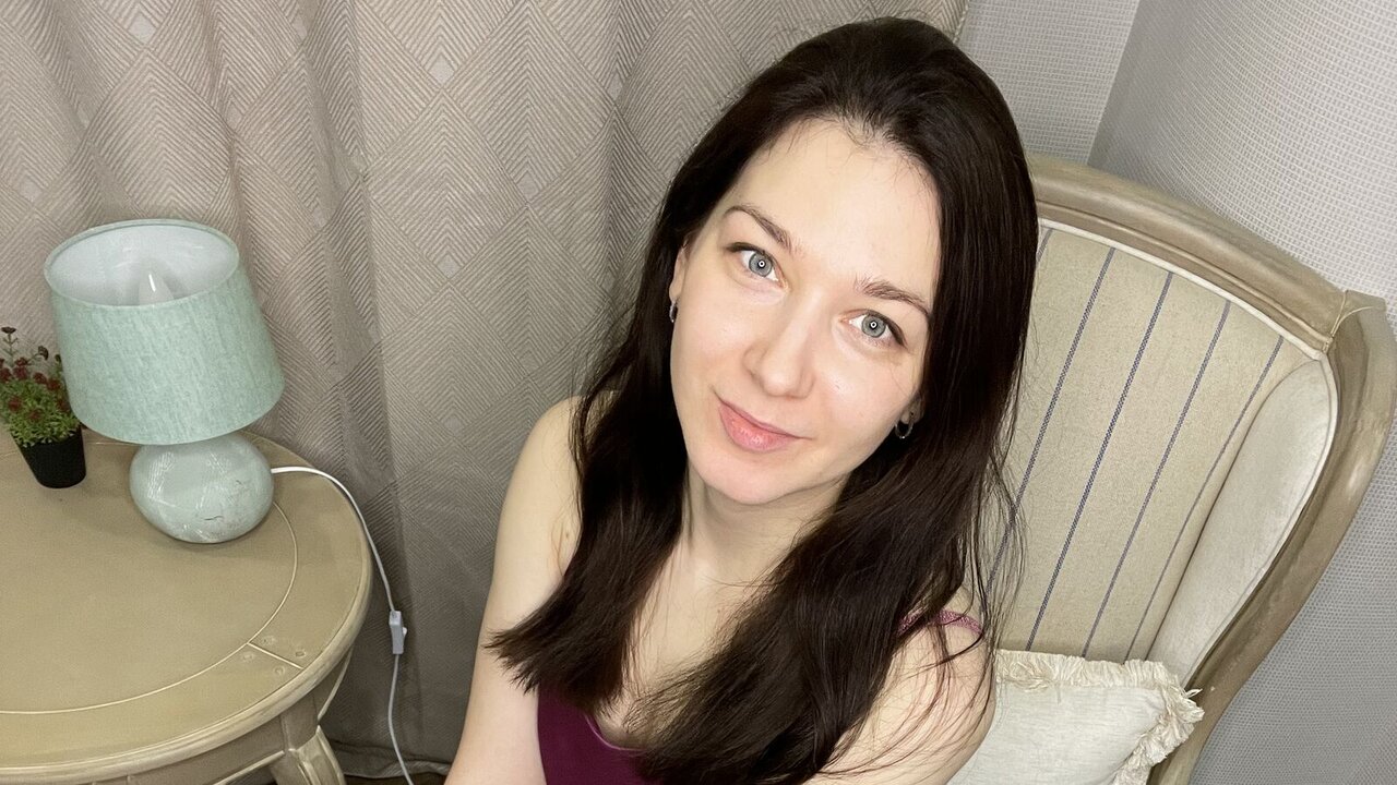 SylviaShine's Sex ChatRoom