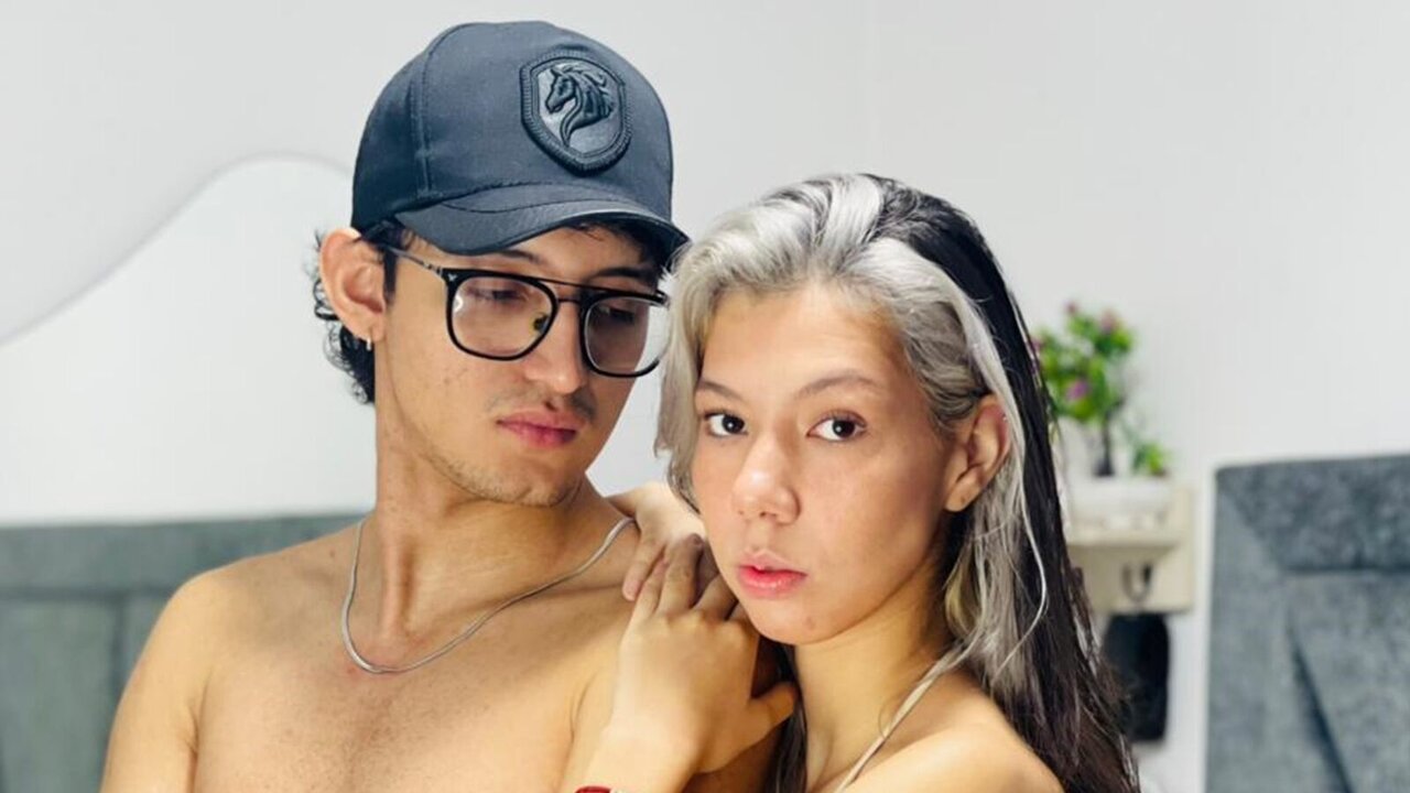 ValeriaAndTommy's Sex ChatRoom