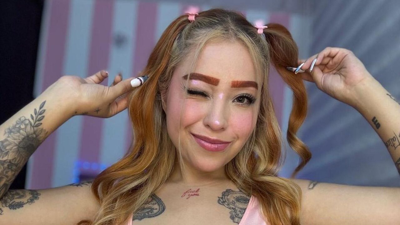 Valtonia's Sex ChatRoom